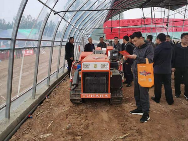 大棚深翻换茬机